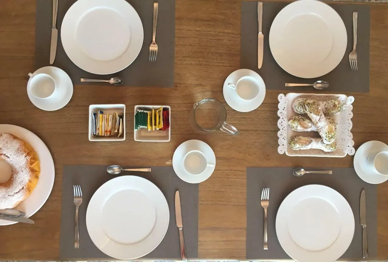 B&B Del Corso Capo dʼOrlando Bed & Breakfast